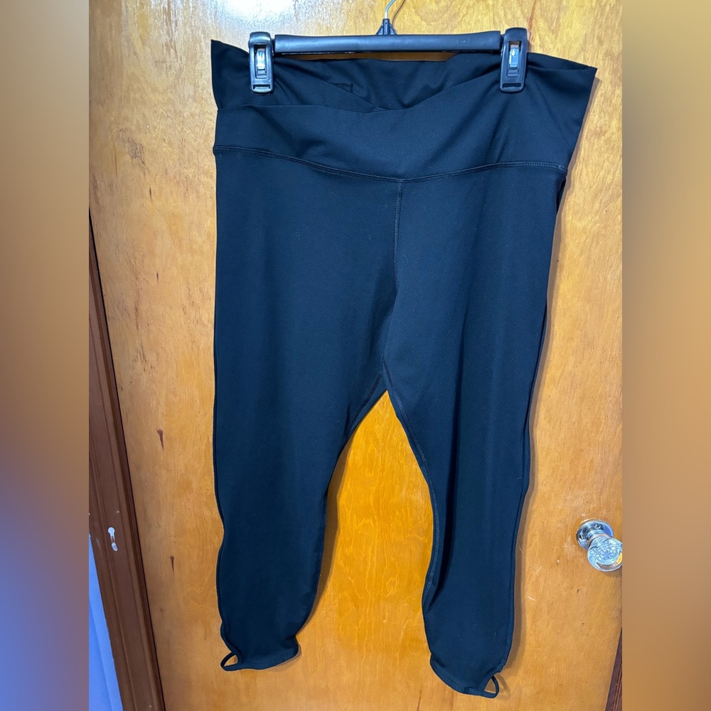 Black nike capri leggings
